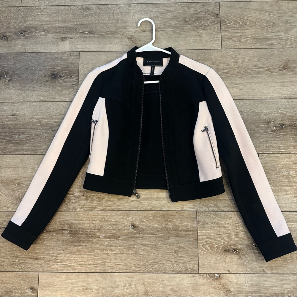 BCBG Max Azria Black Pink Waist Length Zipper Pockets XXS Structured Jacket